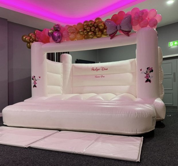 White 12x12ft bouncy castle