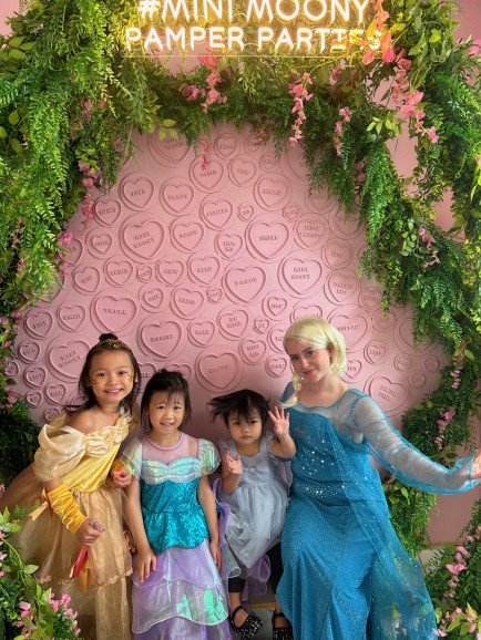 Make your child's birthday unforgettable with Mini Moony Pamper Parties. Our princess appearances offer enchanting stories and photo opportunity, while live singing of popular songs keeps the party lively and fun.