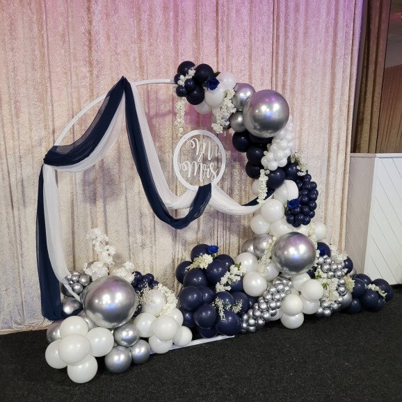 Wedding balloons. Half hoop.