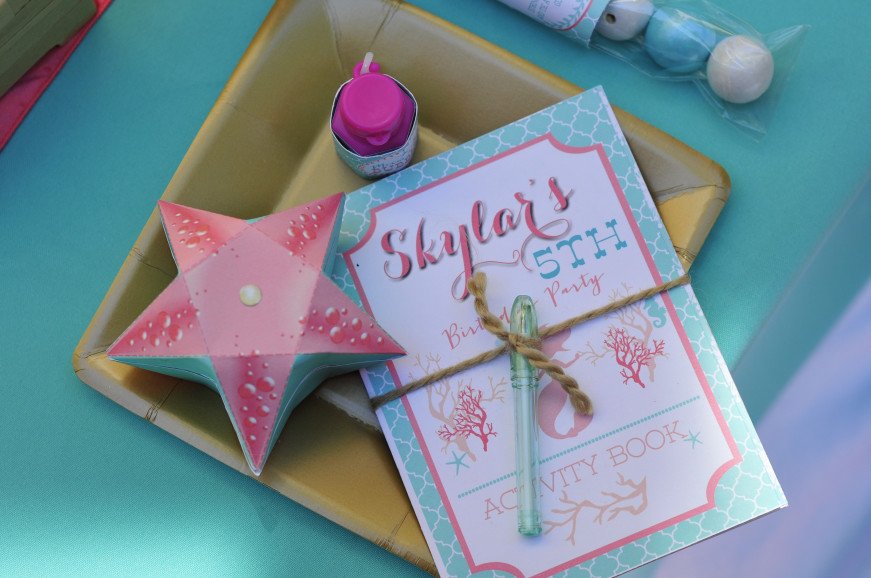 Make a splash at your next Beach, Under the Sea, or Mermaid-themed party with this adorable PRINTABLE Starfish Candy Treat Box! Perfect for filling with small treats, candy, and more, this charming favor box adds a magical touch to your celebration.