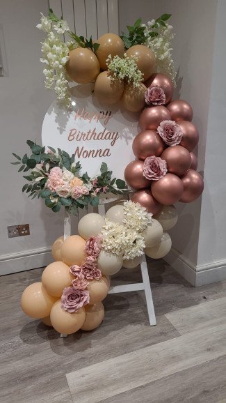 Personalised balloon easels for any occasion.