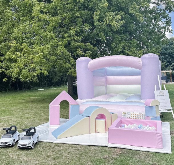 Pastel bouncy castle and pastel Softplay. The perfect combination for a little girls birthday party. Supplying services to surrey and surrounding areas.